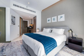 A Living Stylish Studio Apartment With Partial Burj & Canal View at Prive B 1417
